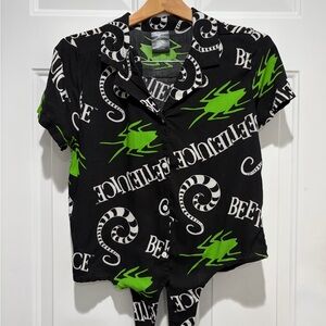 Beetlejuice Women’s Graphic Shirt, medium